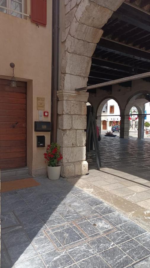 Affittacamere La Loggia Венцоне Экстерьер фото