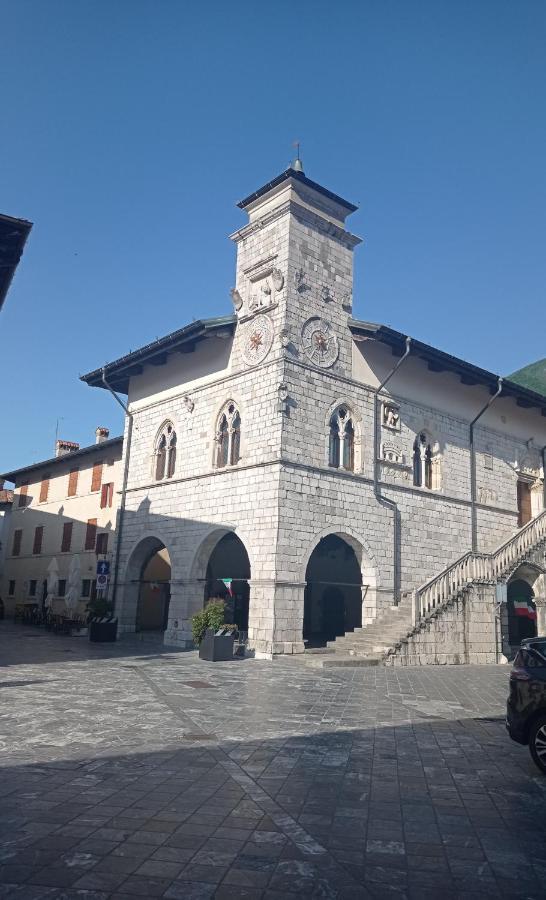 Affittacamere La Loggia Венцоне Экстерьер фото
